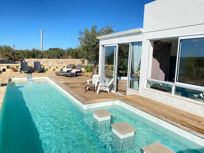 Villa per 7 persone, con giardino e idromassaggio nonché piscina in Polignano a Mare