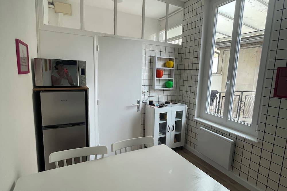 Entire apartment, T2 Rénové Hyper Centre, à 50 m de la Cathédrale in Rodez, Massif Central