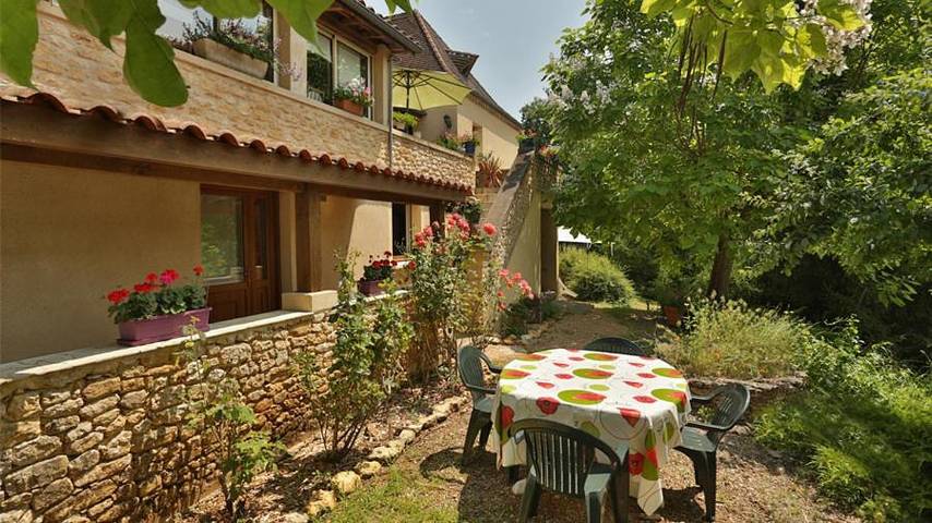 Maison d’hôte pour 4 personnes, avec piscine ainsi que vue et jardin à Le Buisson-de-Cadouin - 4