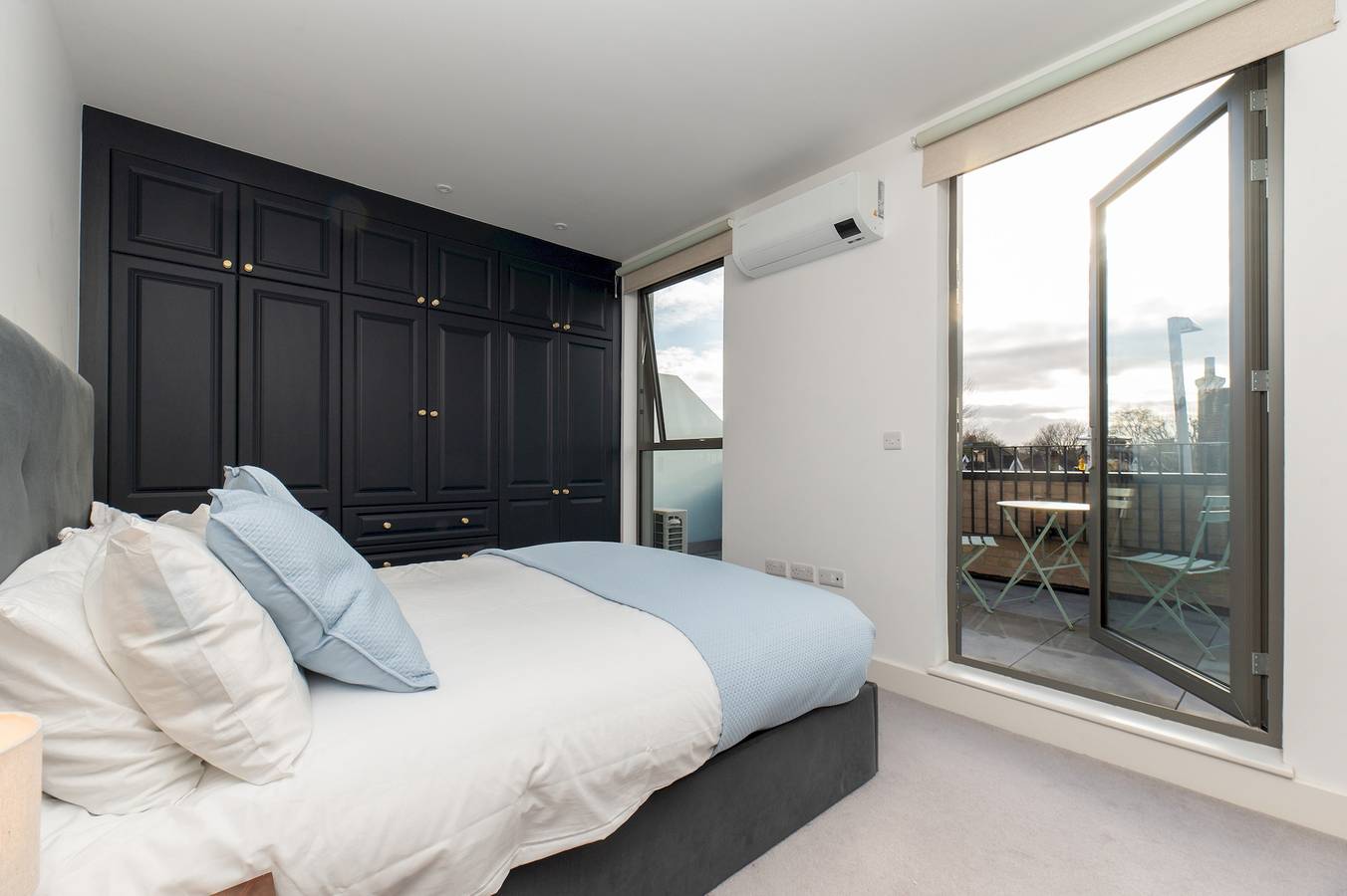 Entire apartment, Beautiful 1Br, Huge Terrace 17 mins central London - Pass the Keys in Surbiton, London