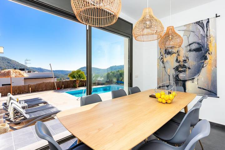 Chalet para 9 personas, con Balcón y Terraza además de Jardín y Piscina en Provincia de Barcelona - 4