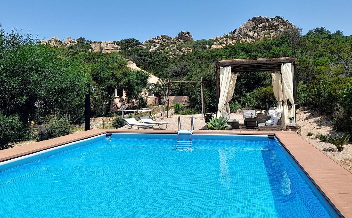 Holiday home for 2 people with garden in Costa Paradiso, Trinità d'Agultu e Vignola region