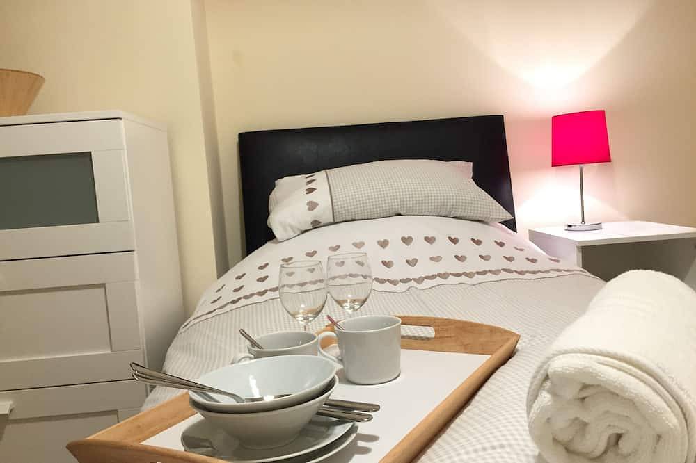 March Cottage Terraced Cottage Brecon Brecon Beacons Free Wifi in Brecon, Brecon Beacons
