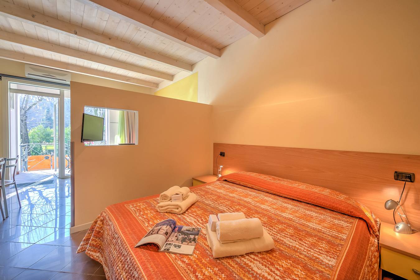 Apartamento entero, Yellow Apartment Desenzano With Smart Tv in Desenzano del Garda, Montañas Garda