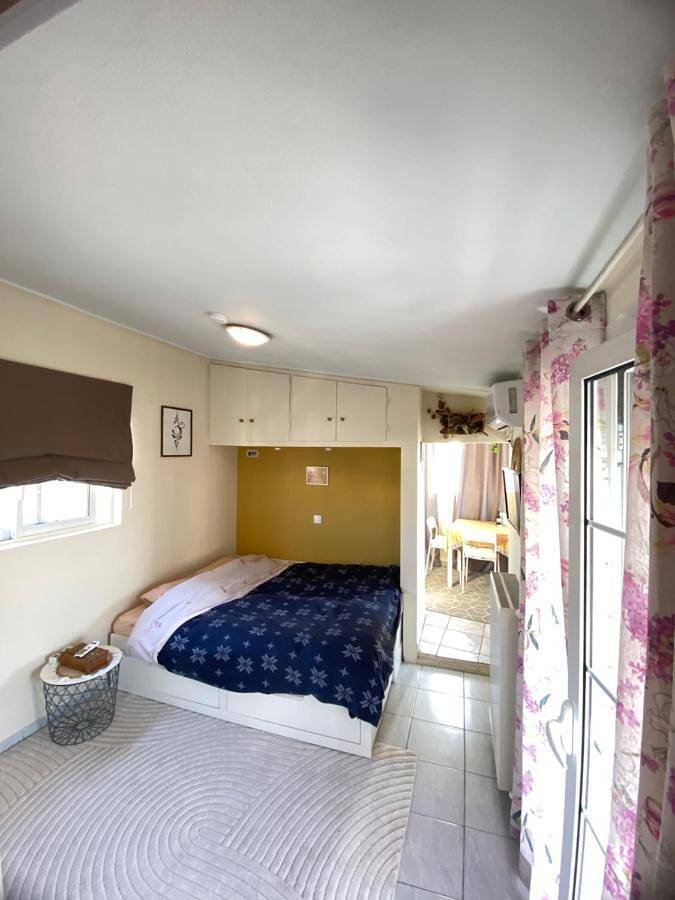 Top Floor Apt with Balcony - Acropolis View & Sunset - Koukaki in Zentral-Athen, Athen