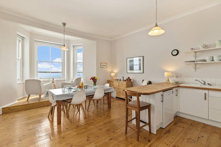 Apartamento inteiro, Tenby Sea View - South Beach - Elevated Views in Tenby, Pembrokeshire