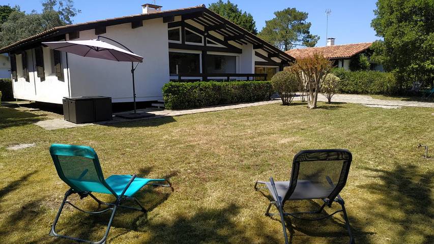 Gîte pour 8 personnes, avec terrasse et jardin, animaux acceptés