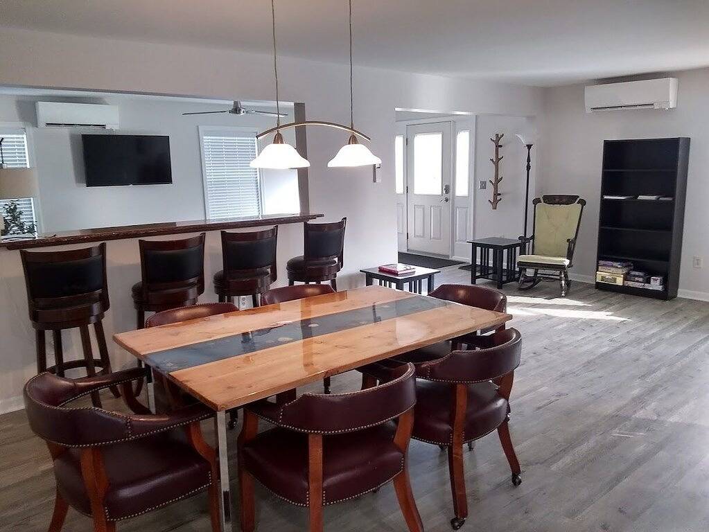 “The Red House” Family friendly vacation home close to beach and lake access. in Niagara County