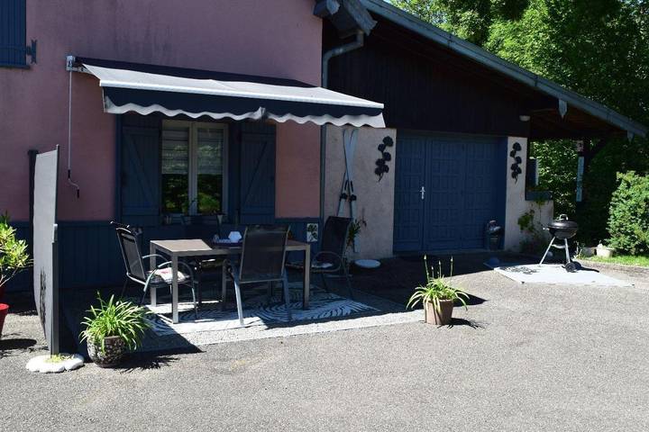 Location de vacances pour 2 personnes, avec vue et jardin, animaux acceptés à Rougegoutte