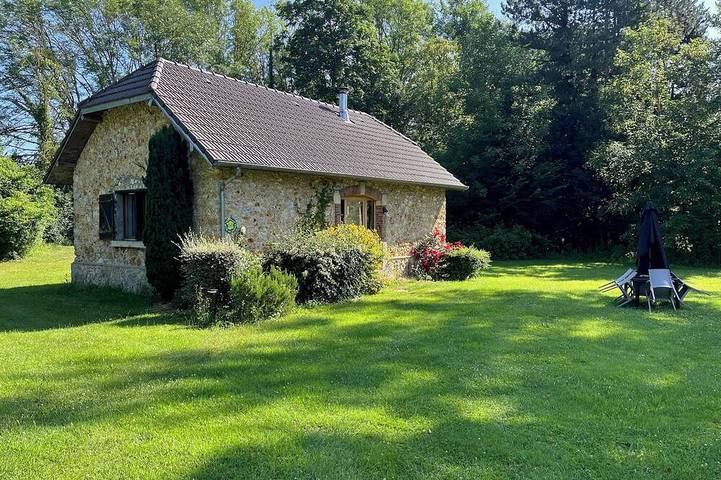 Fuente cabaña, esta es la pequeña casa en el prado! in Chambly, Río Oise