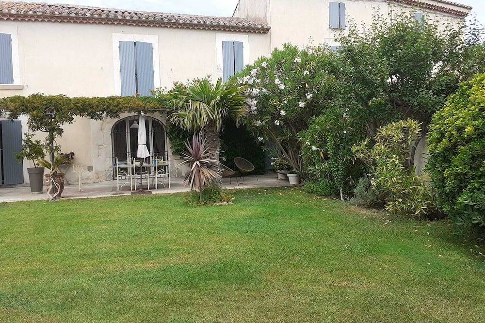 Mas le Pré du May in Caumont-sur-Durance, Vaucluse
