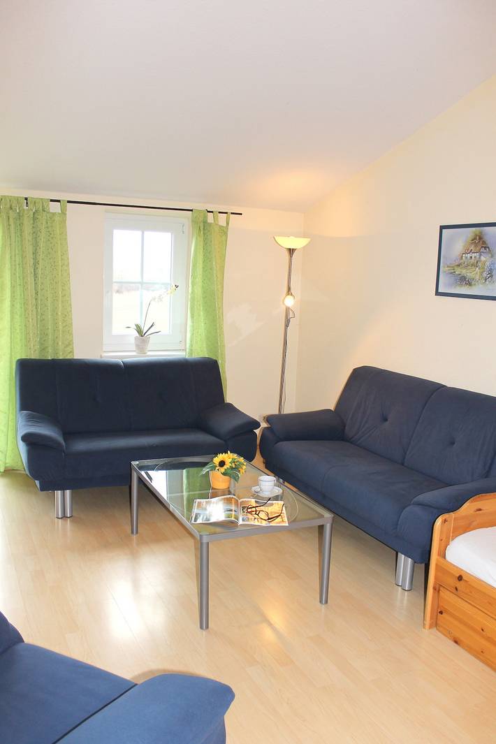 Ferienwohnung für 4 Personen, mit Ausblick und Balkon sowie Garten in Riepsdorf - 3