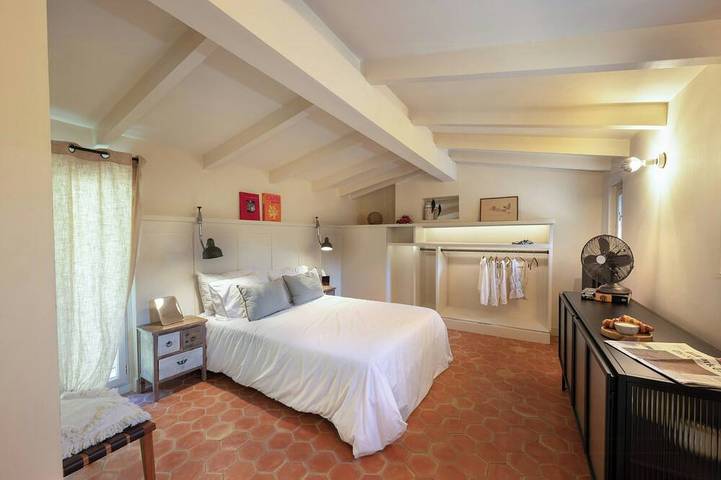 Location de vacances pour 10 personnes, avec jardin et piscine à Castellar - 2