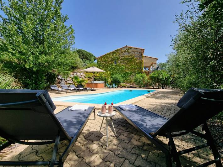 Villa pour 8 personnes, avec jardin et piscine, animaux acceptés - 1