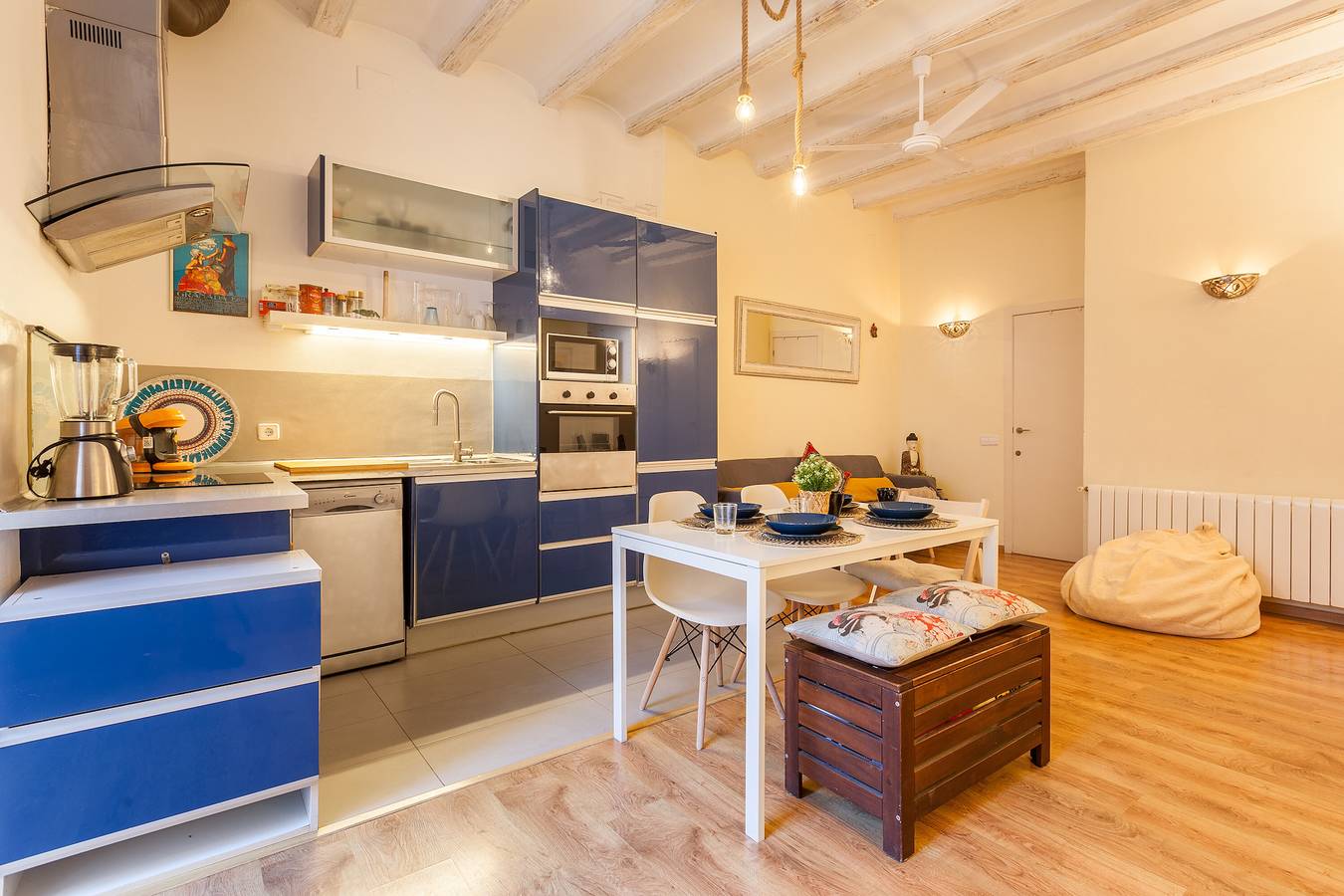 Entire apartment, Apartment "Modern Flat Next To Bogatell Beach" with Private Balconies & Wi-Fi in Barcelona Centre, Barcelona