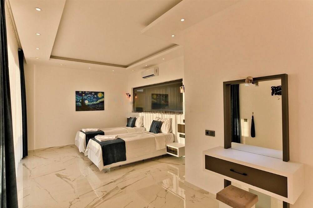 Family friendly new villa; Big pool, Sauna/hot tube, 2 Jakuzzies,Turkish Hamam in Kaş, Saklıkent