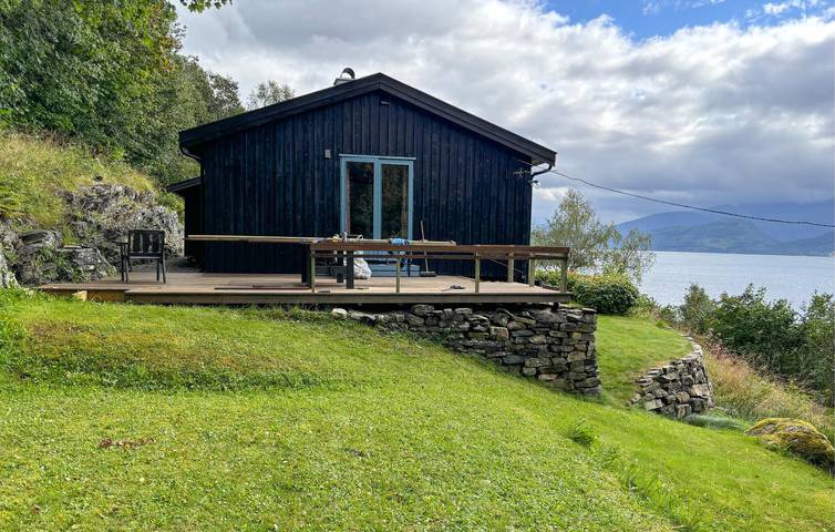Ferienhaus für 8 Personen, mit Terrasse und Garten in Surnadal