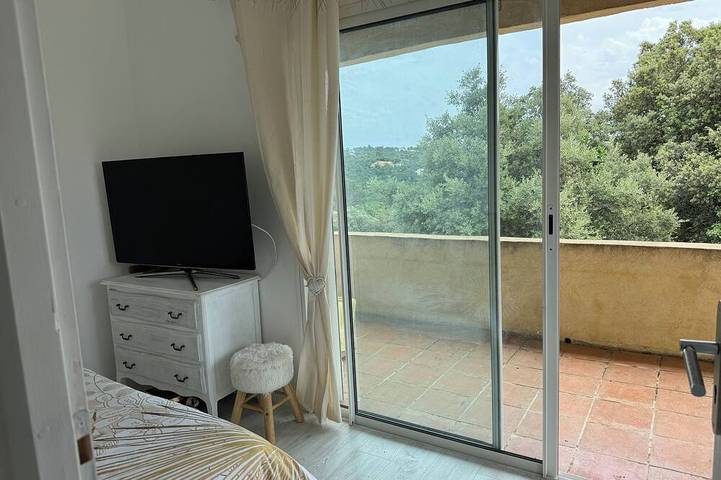 Location de vacances pour 6 personnes, animaux acceptés à Besse-sur-Issole - 4