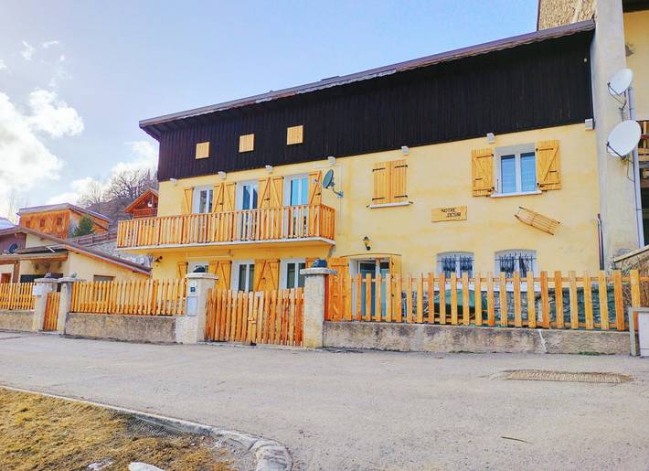 Gîte pour 5 personnes, avec balcon et jardin