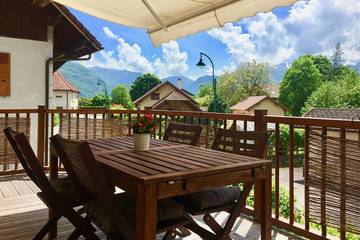 Gîte pour 4 personnes, avec terrasse et jardin à Lathuile