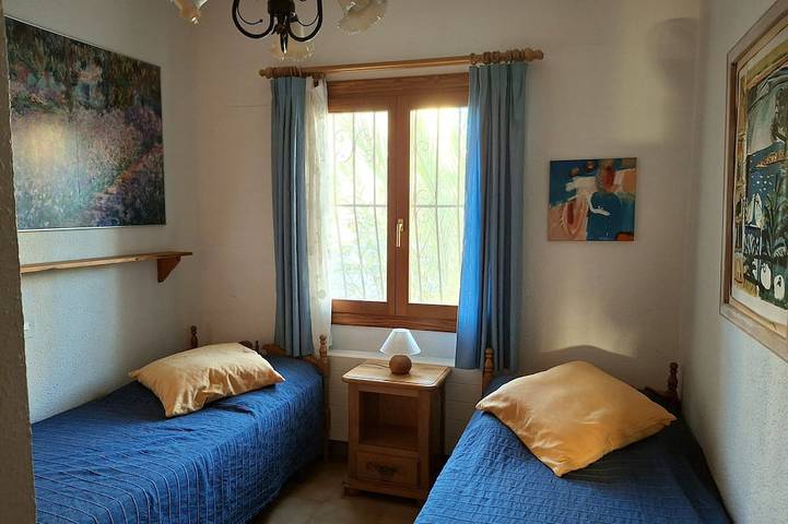 Encantadora casa bien mantenida con jardín para 4 personas. in Bello Horizonte (Alicante), Costa Blanca