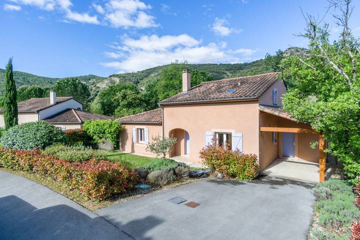 Villa pour 8 personnes, avec piscine ainsi que jardin et balcon à Vallon-Pont-d'Arc - 3