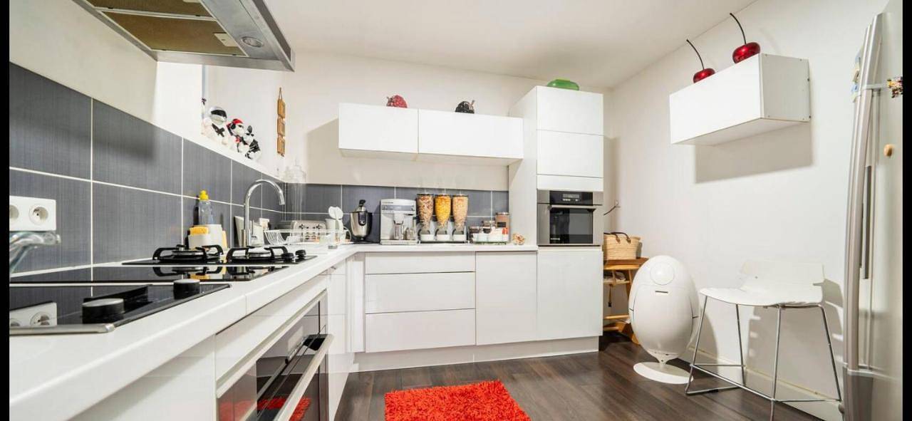 Appartement entier, Appartement Clermont-Ferrand Petit-déjeuner, ménage parking gratuits in Clermont-Ferrand, Parc naturel régional des Volcans d'Auvergne