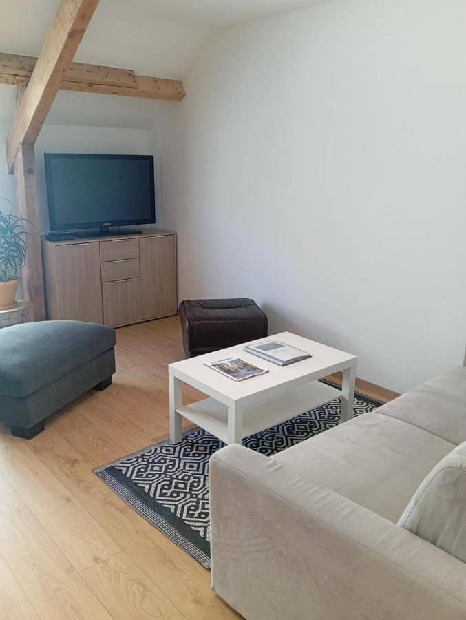 Gîte pour 7 personnes, avec terrasse à Salles-Curan - 3