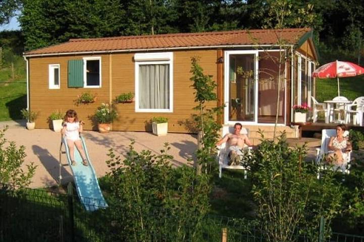 Gîte pour 5 personnes, avec Jacuzzi à Pionsat