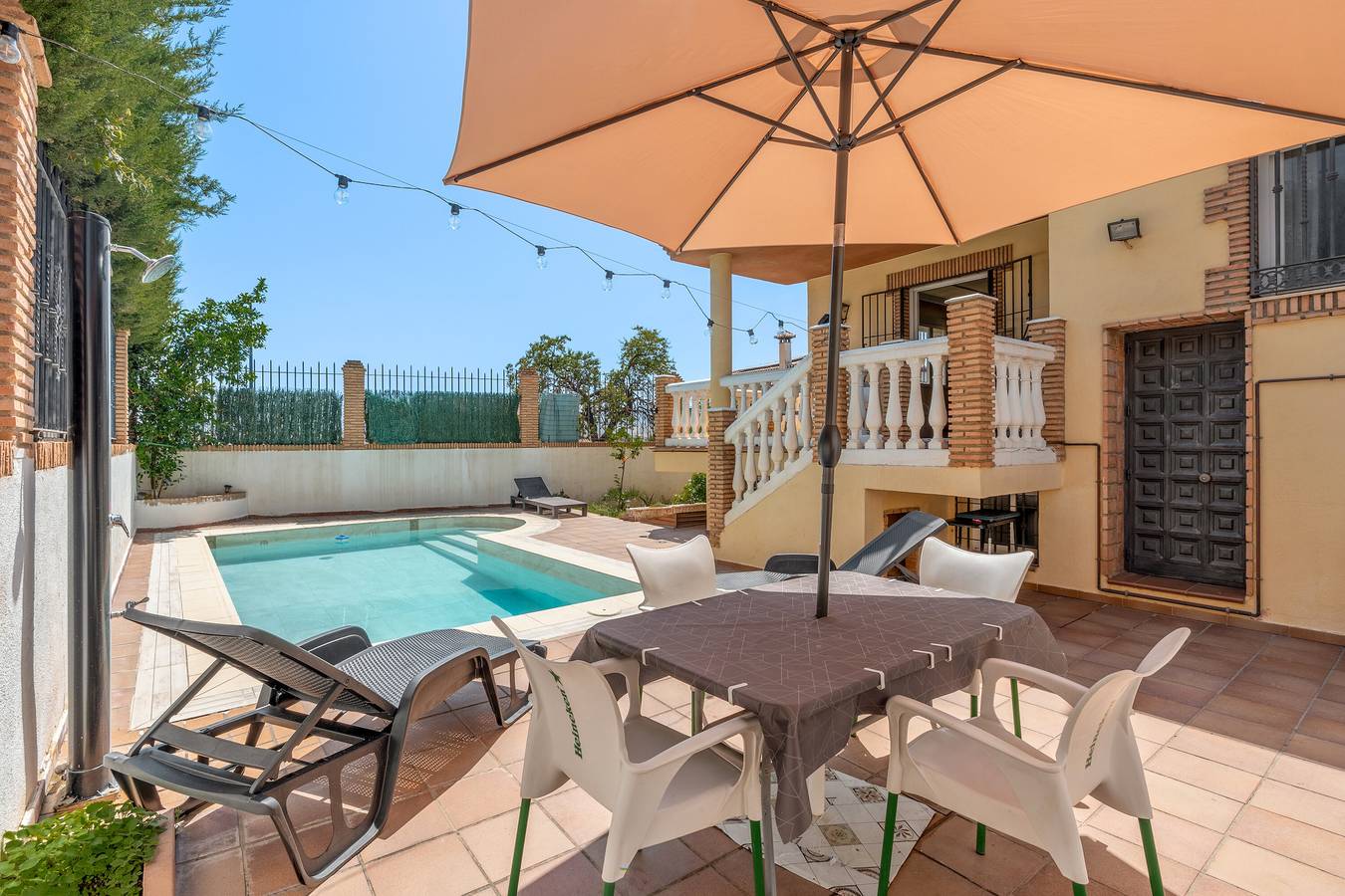 Villa 'Miriam' com vista para a montanha, piscina privada e Wi-Fi in El Puntal (Granada), El Padul
