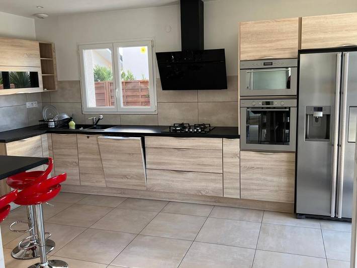 Location de vacances pour 8 personnes, avec piscine ainsi que terrasse et vue à Saint-Genis-Pouilly - 2