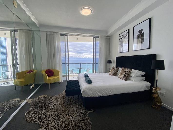 Holiday rental for 8 people, with garden and sauna as well as hot tub in Gold Coast