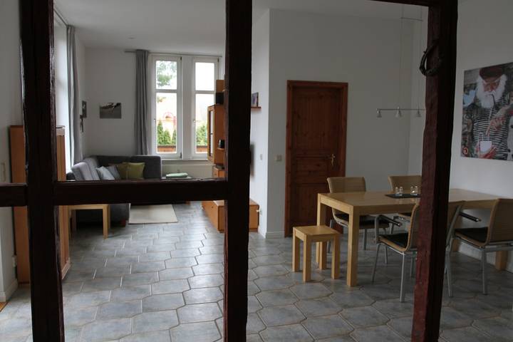 Villa 'Ferienwohnung Charlotte' mit Gemeinschaftsterrasse, Gemeinschaftsgarten und Wlan in Wernigerode, Harzvorland