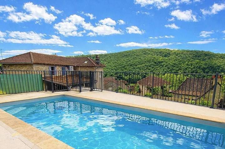 Location de vacances pour 6 personnes, avec piscine et jardin à Saint-Médard