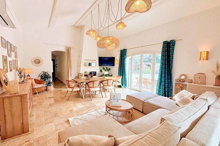 Gîte pour 6 personnes, avec piscine et jardin à Châteaudouble - 2