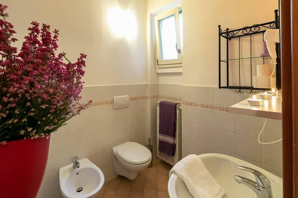 Ganze Wohnung, Comer See - Residenz La Collina - Leccino in Vercana, Gemeinde Vercana