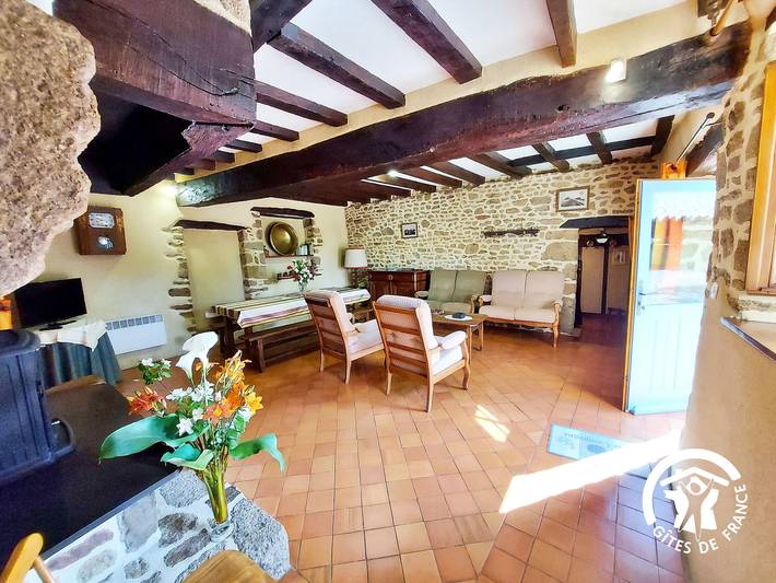 Gemütliche XVIII. Jahrhundert-Ferme mit privatem Garten, Outdoor-Aktivitäten und Kinderfreundlich in Saint-Aubin-Fosse-Louvain, Mayenne