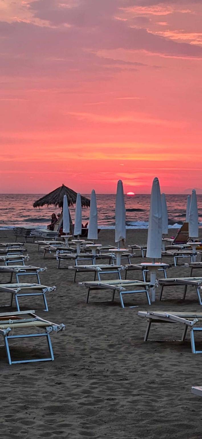 Ganze Wohnung, Appartamento Ortensia Mare mit Meerblick, Wlan und Klimaanlage in Licinella - Torre di Paestum, Cilento