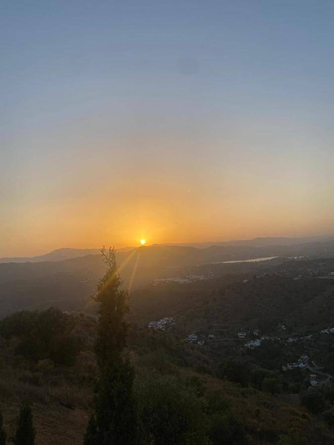 Casa rural para 8 personas, con vistas al lago y piscina además de jardín y vistas, Se admiten mascotas en Canillas de Aceituno - 2