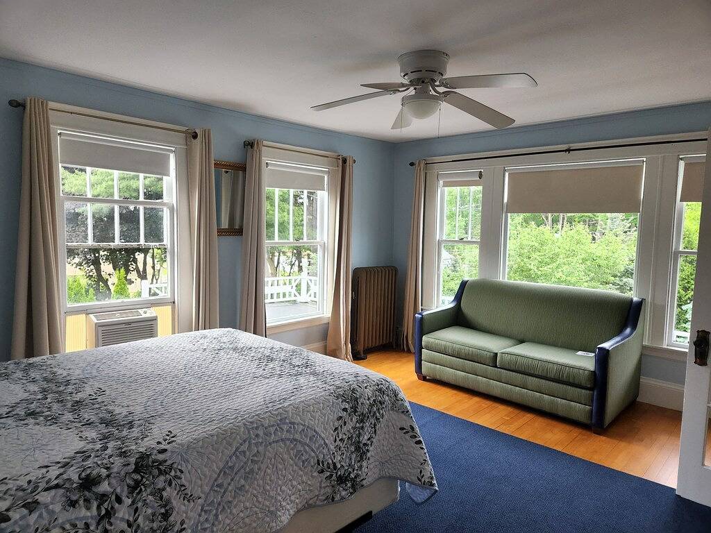 A historic treasure in Southern Maine, very unique and spacious in Biddeford, York County