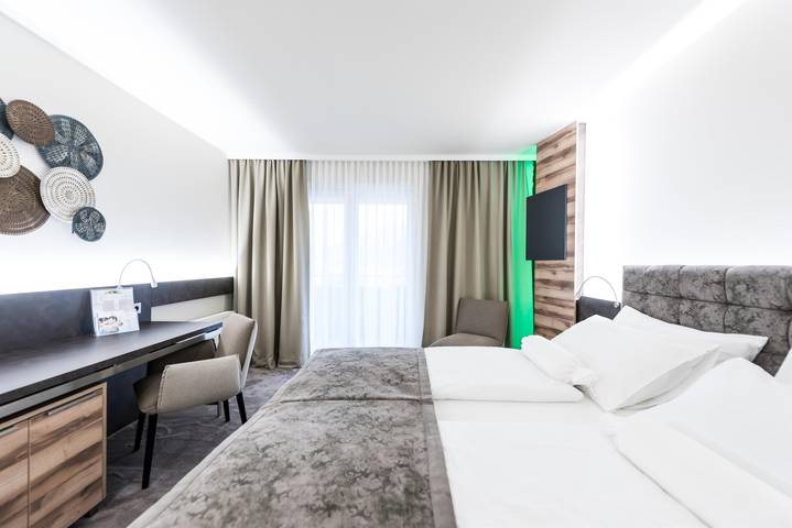 Hotel für 2 Personen, mit Balkon und Whirlpool sowie Garten und Pool in Weststeiermark - 4