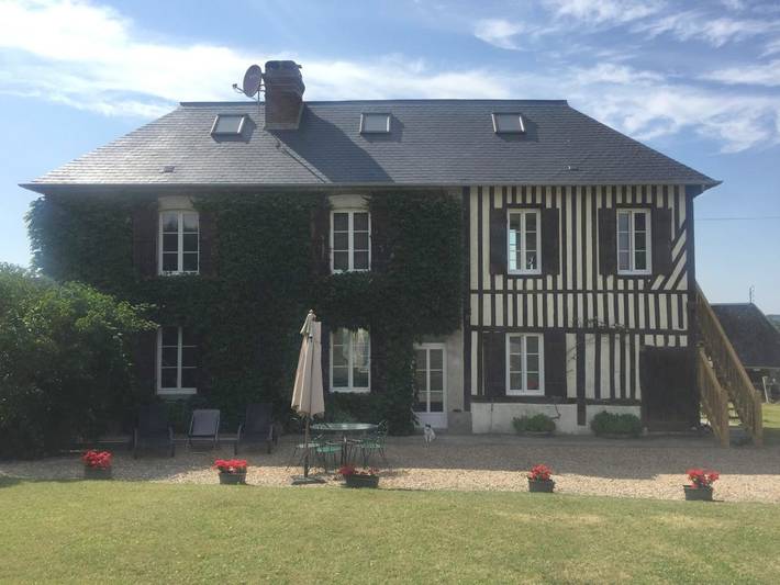 Gîte pour 2 personnes, avec vue et jardin à Glanville