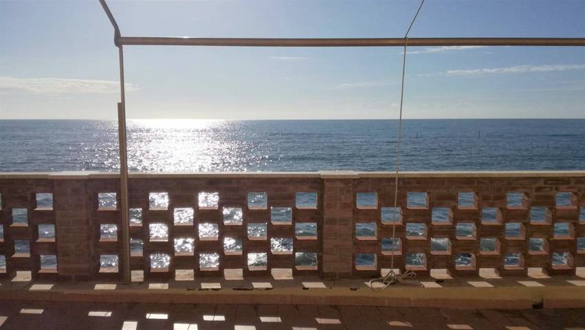 Appartamento per 5 persone, con Balcone e Terrazza nonché Giardino e Panorama a Santa Marinella
