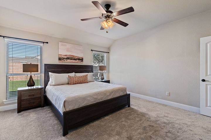 Vacation rental for 8 people, with balcony and yard in McKinney