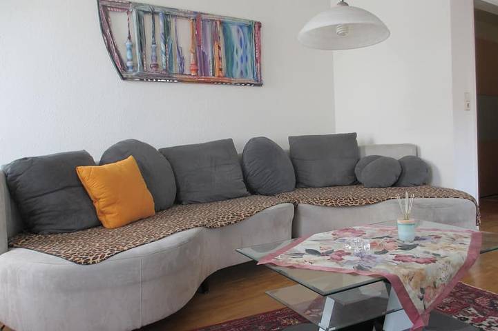 Ganze Wohnung, 2 Zimmerappartment, Balkon, Rathausplatz, Barrierefrei ca. 48 qm in Altstadt (Freiburg), Freiburg