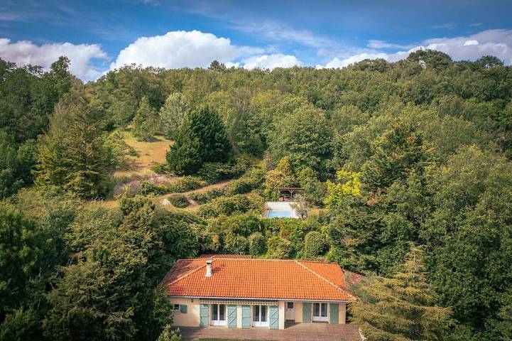 Chalet pour 8 personnes, avec jardin et terrasse à Gaillac