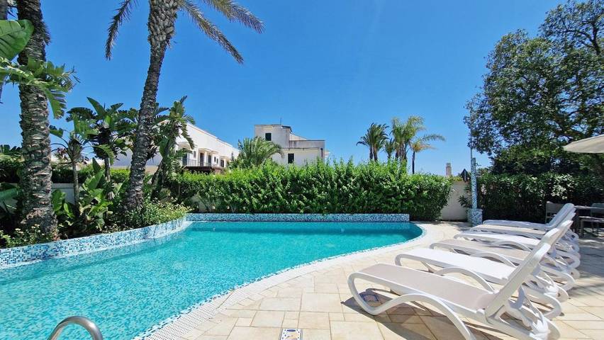 Appart’hôtel pour 3 personnes, avec jardin ainsi que piscine et vue, adapté aux familles