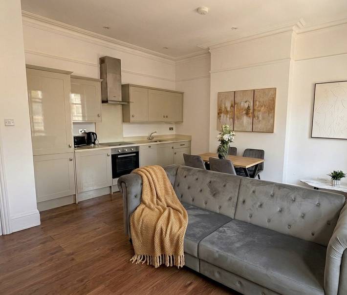Ganze Wohnung, The Luxe Suite - Stilvolles 3-Bett-Apartment in Croydon, London