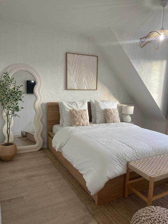 Appartement entier, One-Bedroom Apartment in Mondeville, Région de Caen