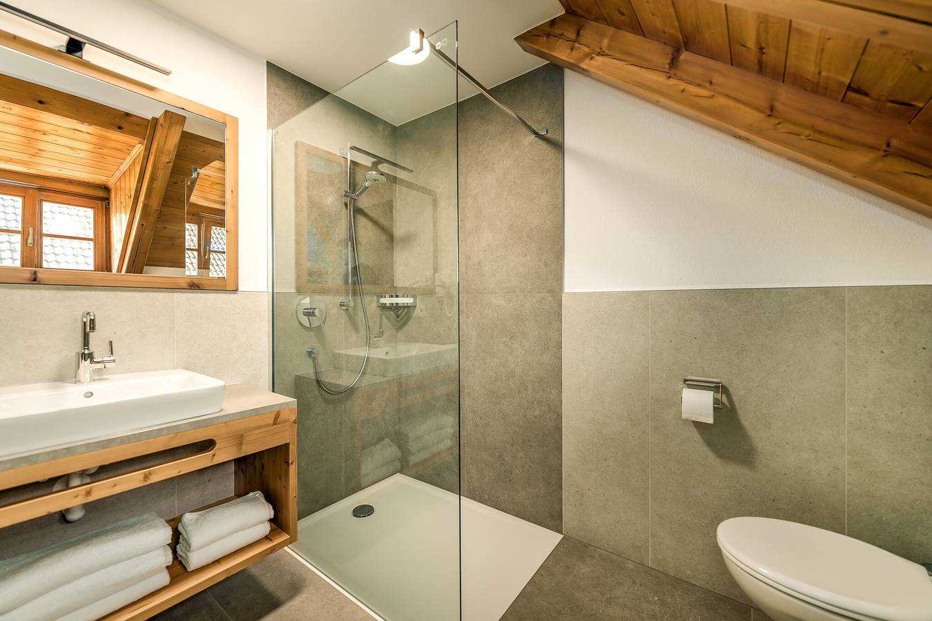 Ganze Wohnung, Ferienwohnung "Perfila Morgenrot" mit Bergblick, Gemeinschaftsgarten und Wlan in Olang, Dolomiti Superski